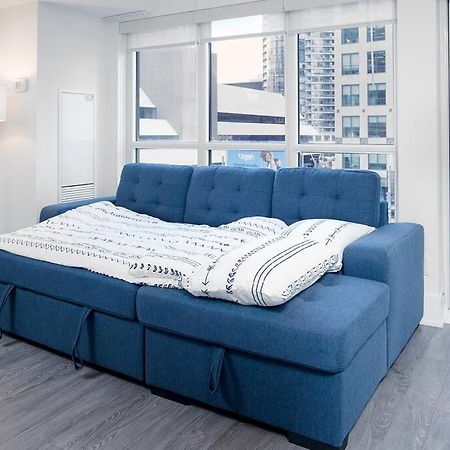 Chic 1-Br Condo; Parking Included; Downtown Core Toronto Zewnętrze zdjęcie