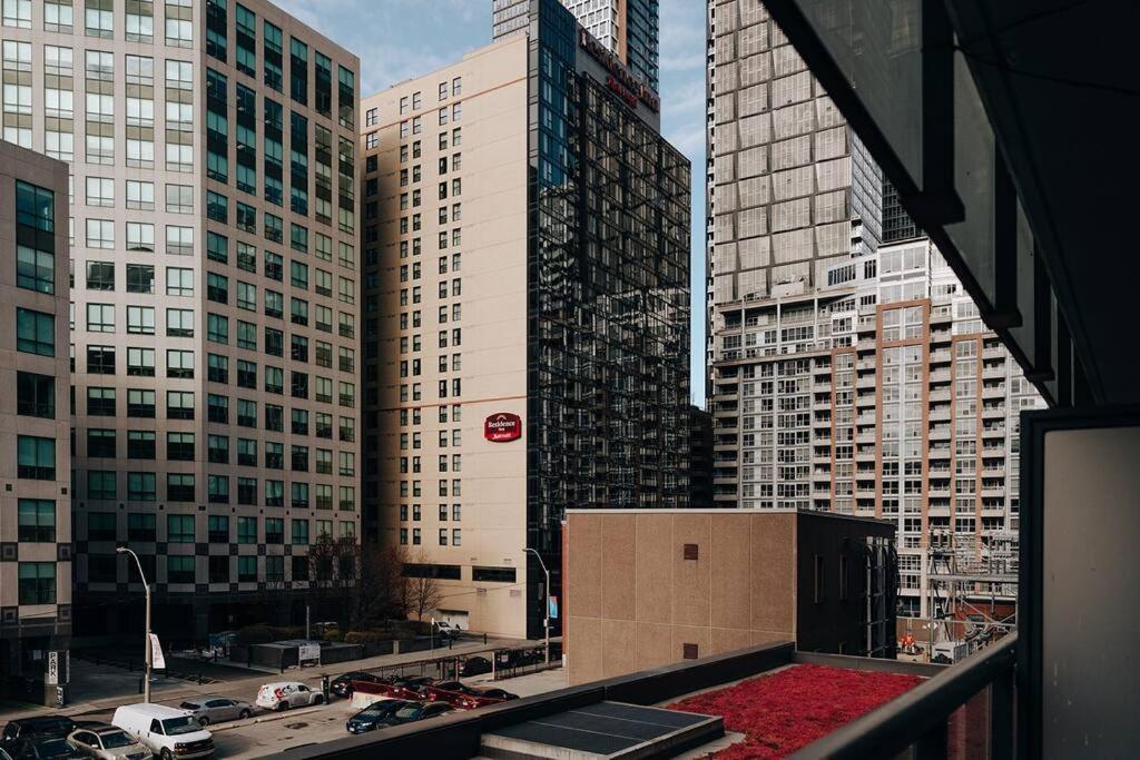 Chic 1-Br Condo; Parking Included; Downtown Core Toronto Zewnętrze zdjęcie