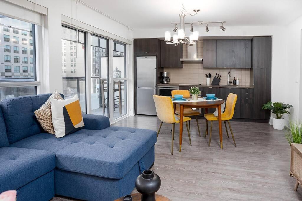 Chic 1-Br Condo; Parking Included; Downtown Core Toronto Zewnętrze zdjęcie